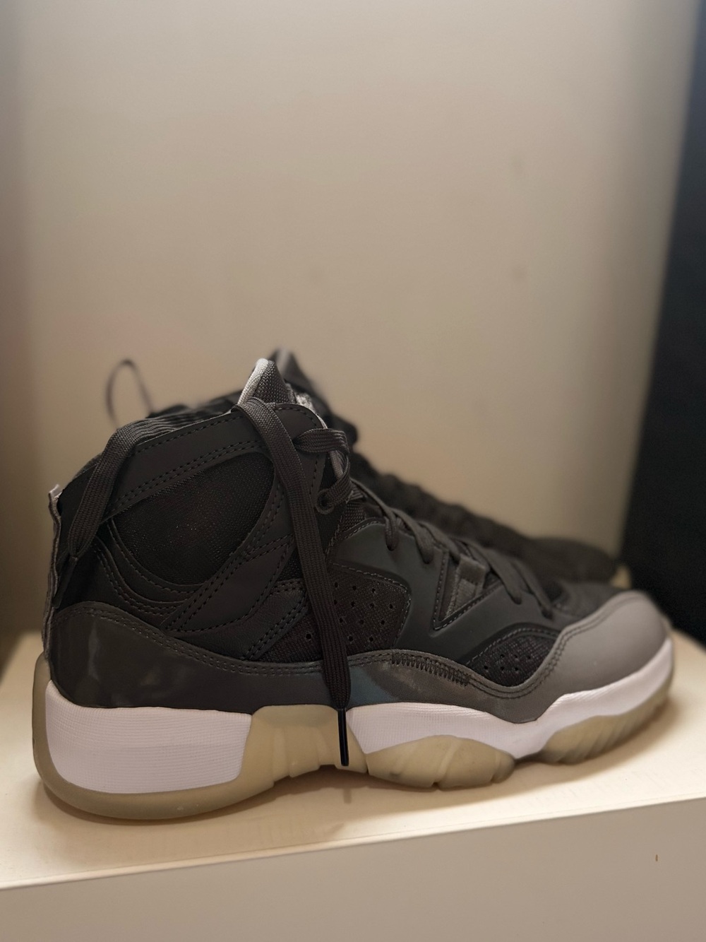 Woman Nike Jumpman two trey shoes - Picture 3 of 4